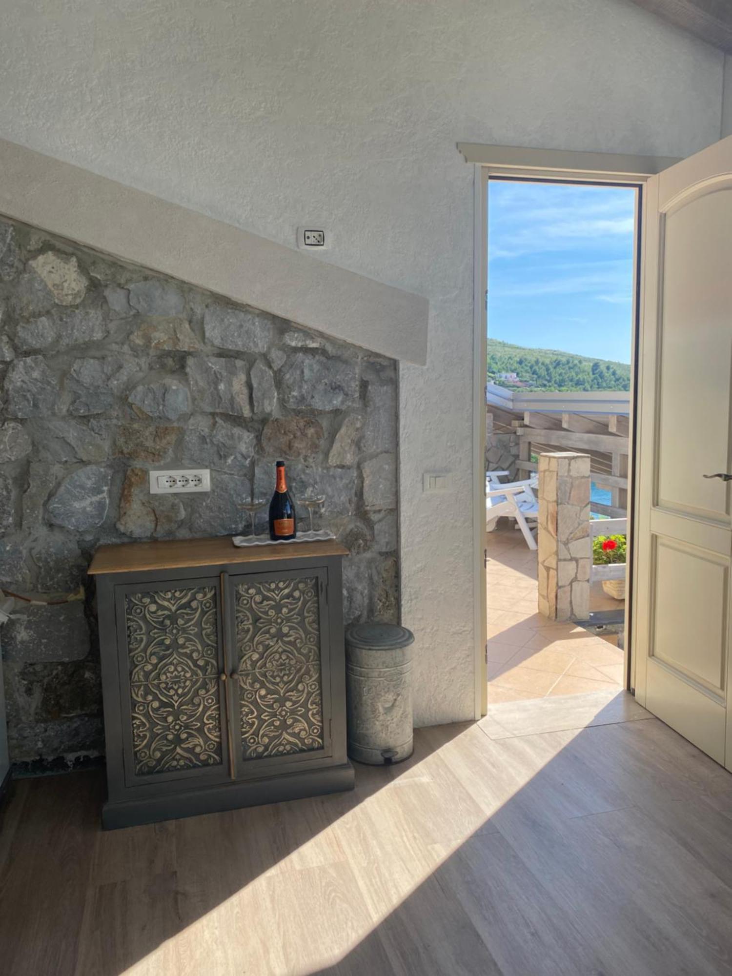 B&B Villa La Petra سان نيكولا أرسيلا الغرفة الصورة