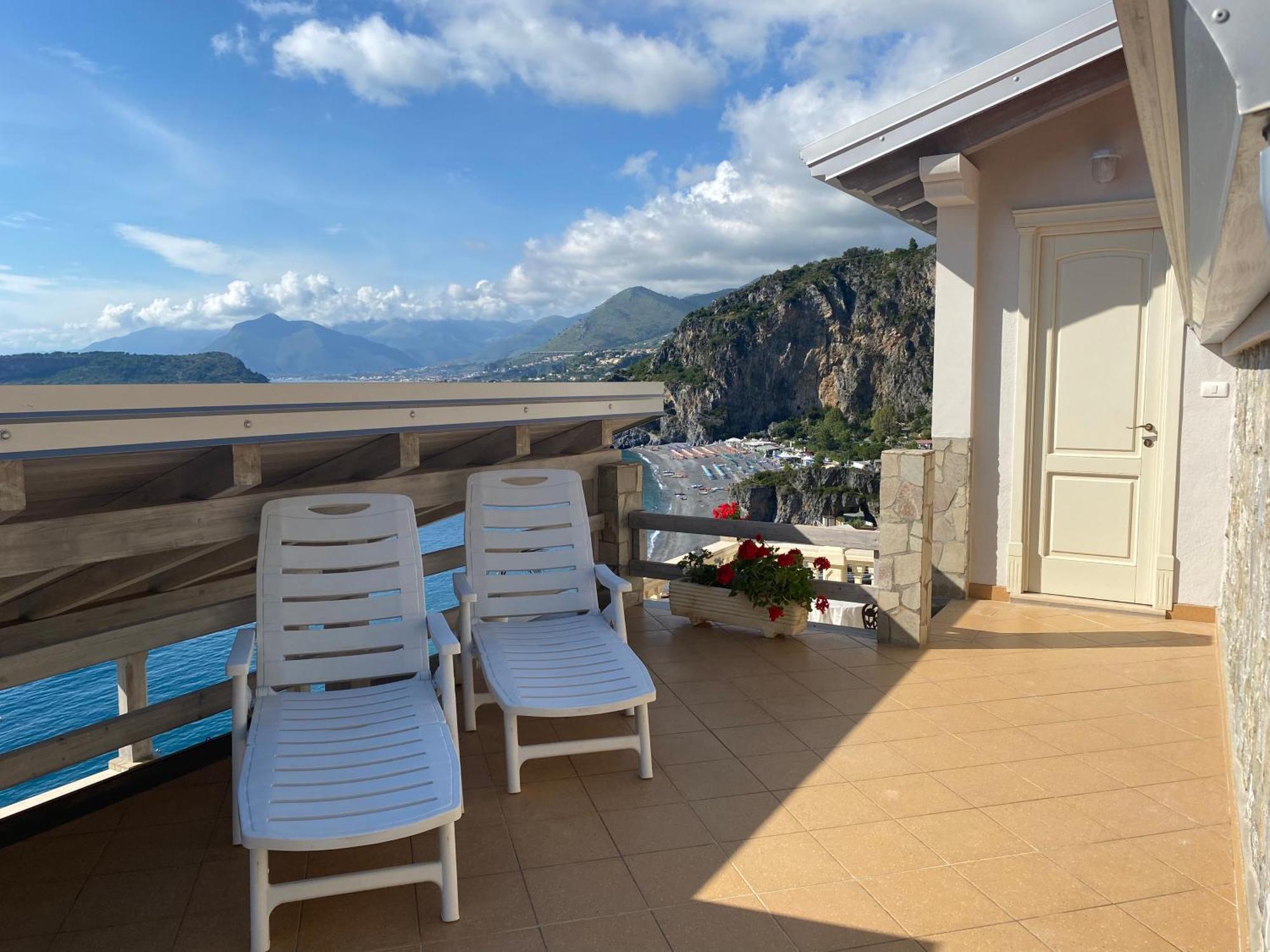 B&B Villa La Petra سان نيكولا أرسيلا الغرفة الصورة