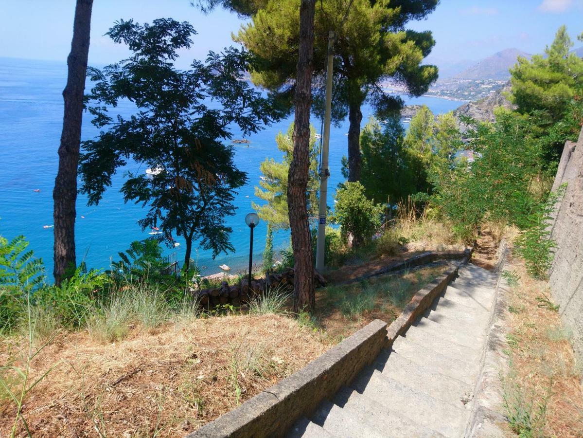 B&B Villa La Petra سان نيكولا أرسيلا المظهر الخارجي الصورة